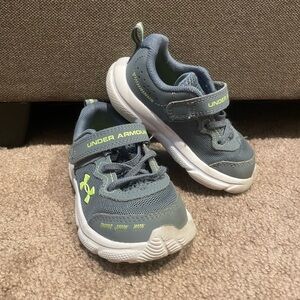 Under Armour Boys' Pre School Assert 10 Alternate Closure